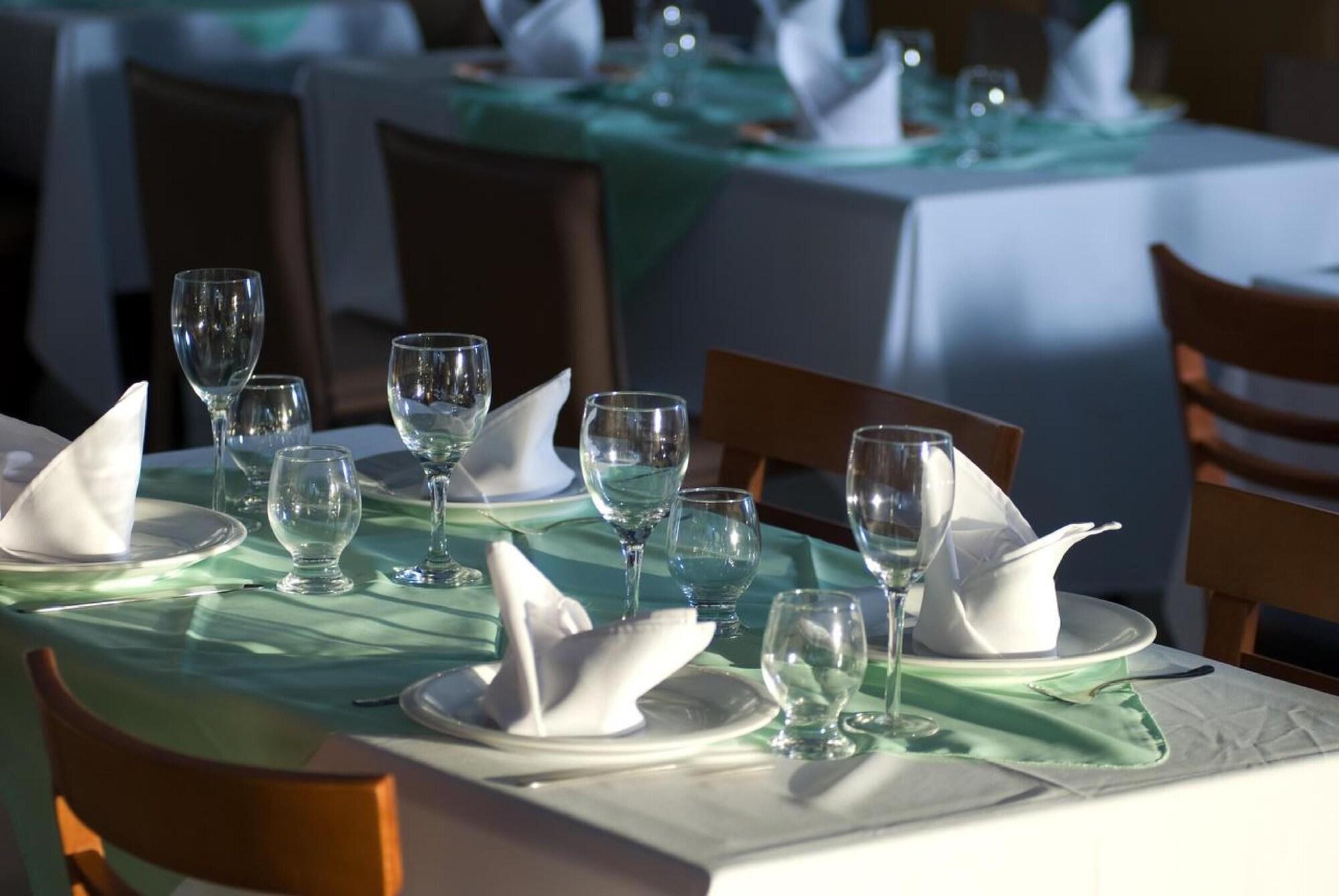 Oyo Hotel Arembepe Beach Hotel, Camacari 외부 사진