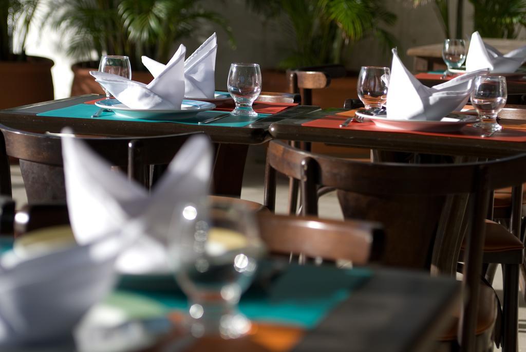 Oyo Hotel Arembepe Beach Hotel, Camacari 외부 사진